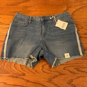 ANA Size 8 mid rise short shorts.  NWT